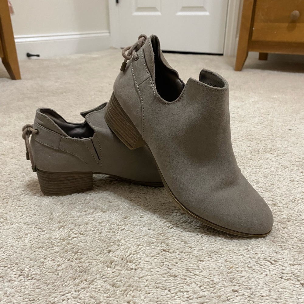 American Eagle heeled booties - size 7